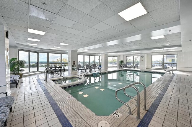 Swimming pool - 1660 N Prospect Ave