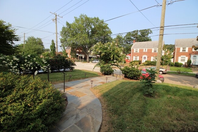 Building Photo - A Space for you and your's in Brookland! F...