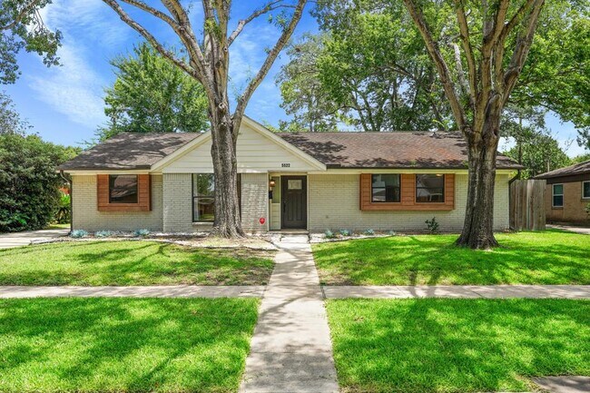 Primary Photo - 5522 Braesvalley Dr