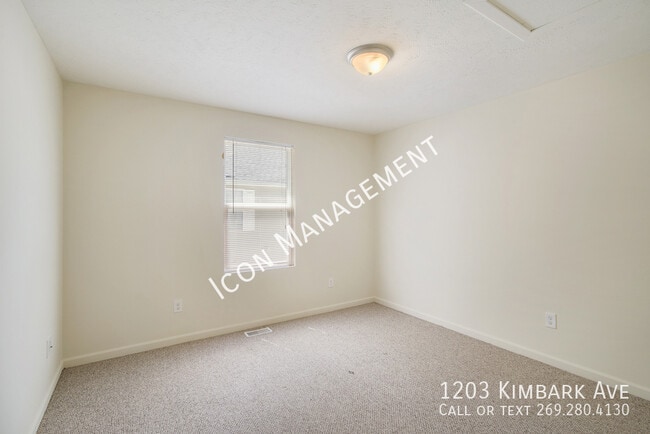 Building Photo - 1203 Kimbark Ave