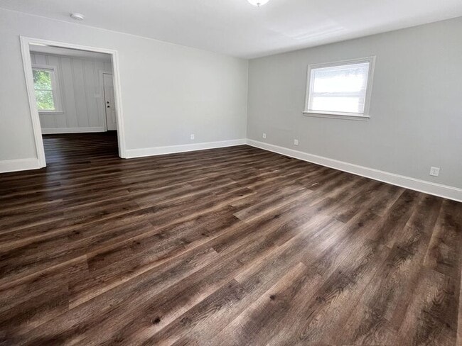 Building Photo - 4332 Welling Ave