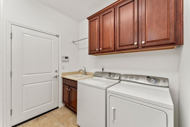 Building Photo - 9876 Sunderland Way
