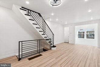 Building Photo - 2242 S Bonsall St