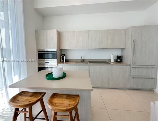 Building Photo - 4111 S Ocean Dr