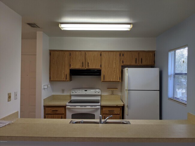 Building Photo - 2283 Fox Hollow Dr