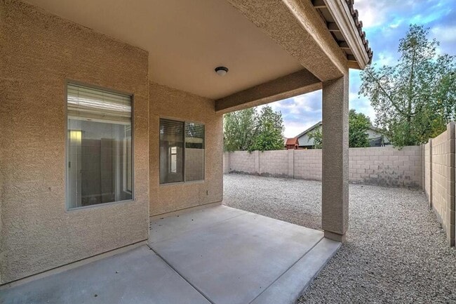 Building Photo - 44811 Paraiso Ln