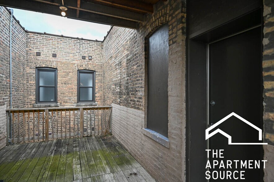 Building Photo - 3407 W Fullerton Ave