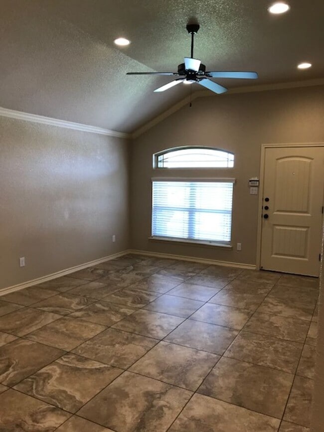 Building Photo - 5506 Settlers Ct
