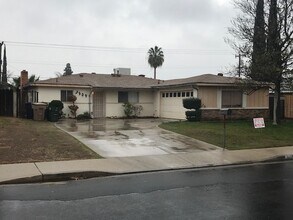 Building Photo - House
