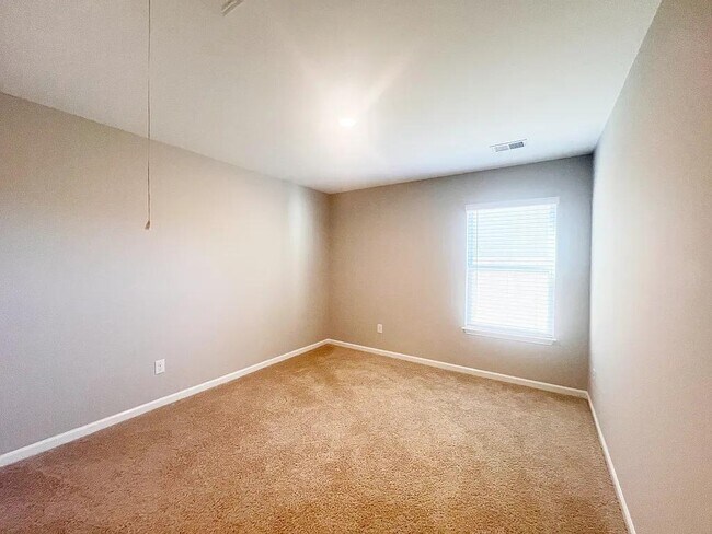 Building Photo - 259 Millen Dr