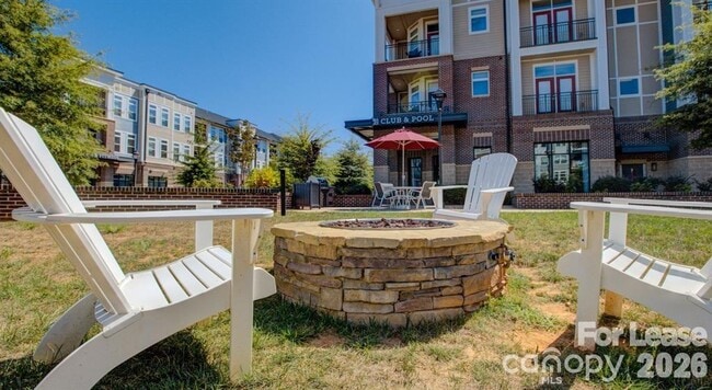 Building Photo - 16408 Holly Crest Ln