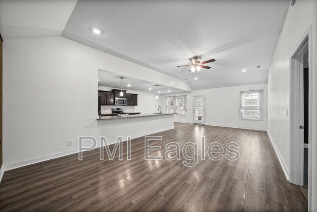 Building Photo - 204 King Rd