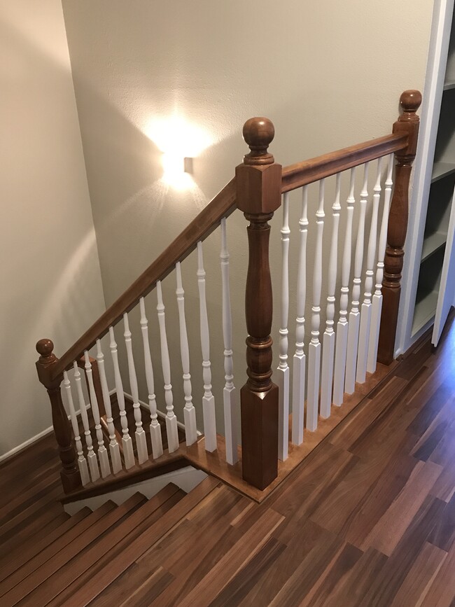 Building Photo - 9660 Durham Dr