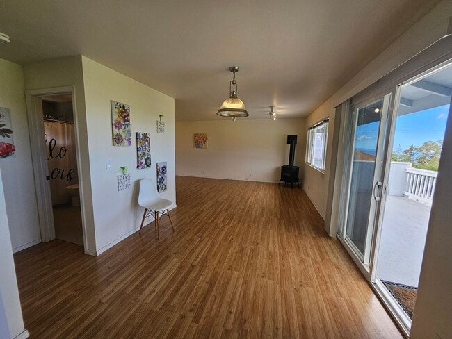 Building Photo - 40 Huina Pl