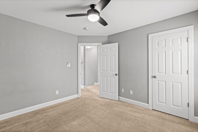 Building Photo - 907 Stagecoach Dr