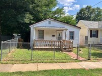 Building Photo - Spacious 4 bedroom 2 bath House in Richmond