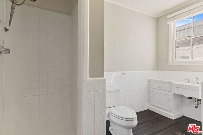 Building Photo - 117 1/2 N Harper Ave