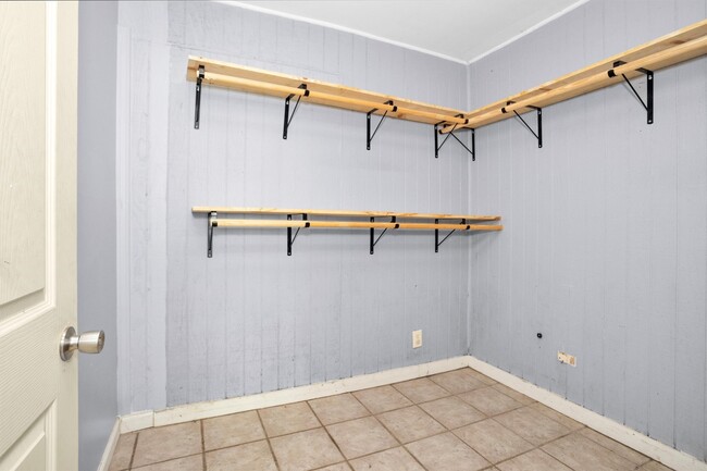 Building Photo - 5934 Beech Dr