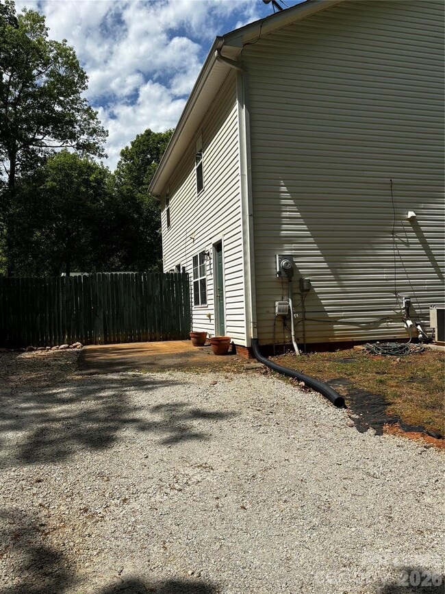 Building Photo - 5906 E North Carolina 150 Hwy