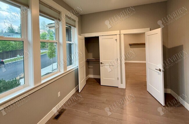 Building Photo - 62707 NW Mehama Dr
