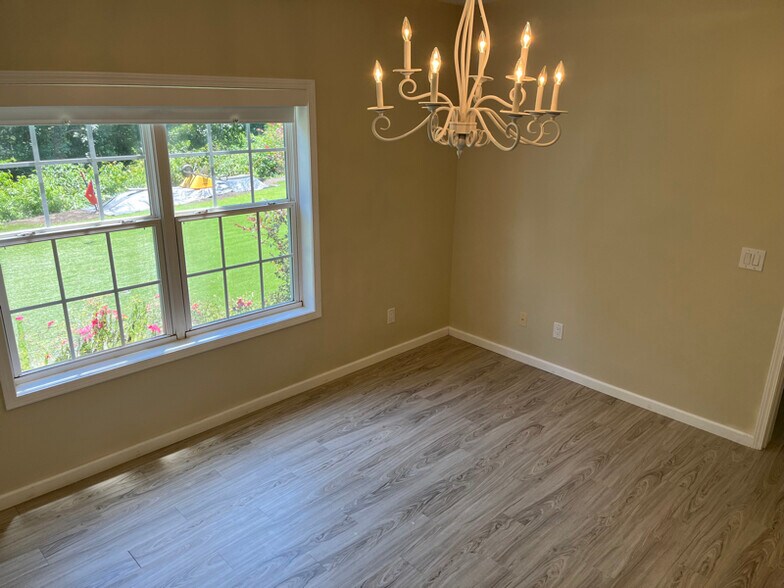 Building Photo - 5818 Buckner Creek Dr SE