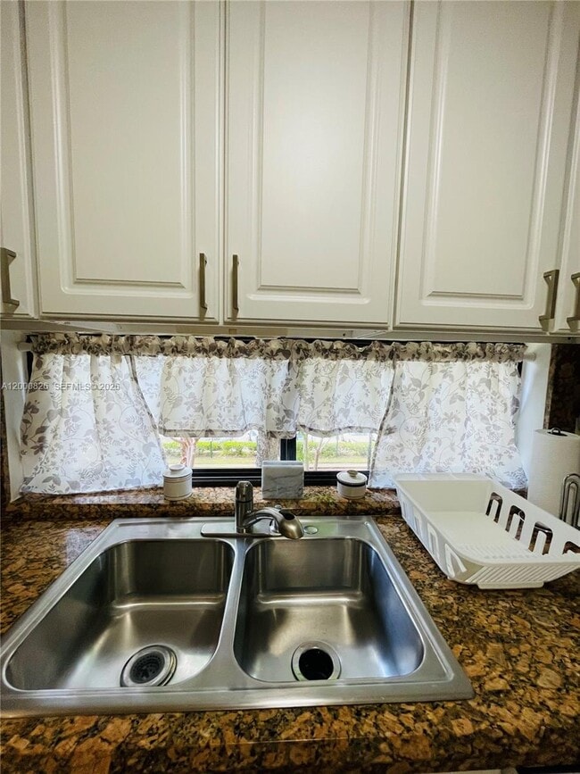 Building Photo - 17021 N Bay Rd