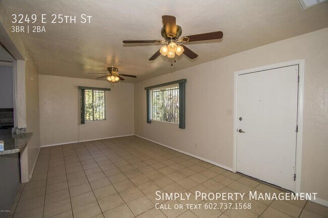 Building Photo - Great 3 bed 2 bath near UofA/ downtown Tuc...