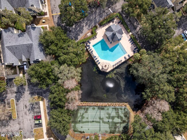 Building Photo - 13703 Richmond Park Dr N