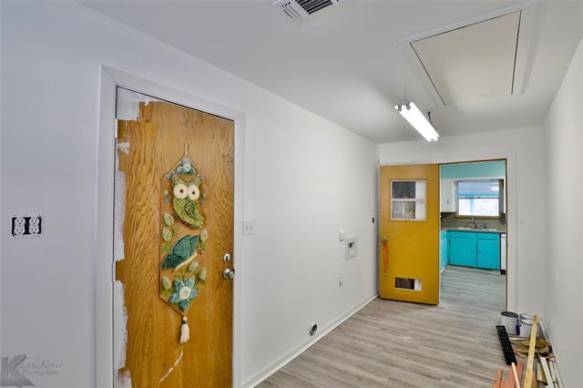 Building Photo - 501 N La Salle Dr