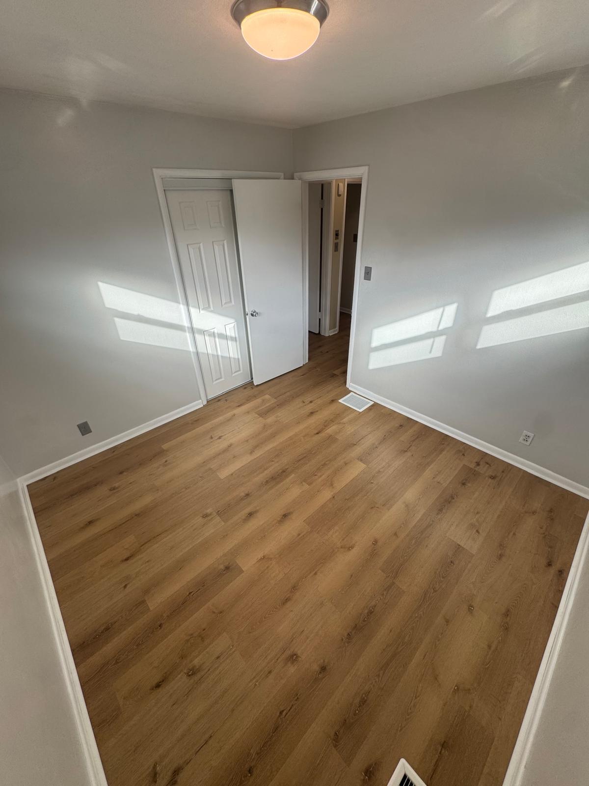 Building Photo - 507 Maplewood Dr