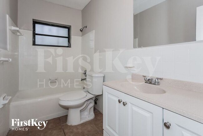 Building Photo - 1815 NW 185th Ter