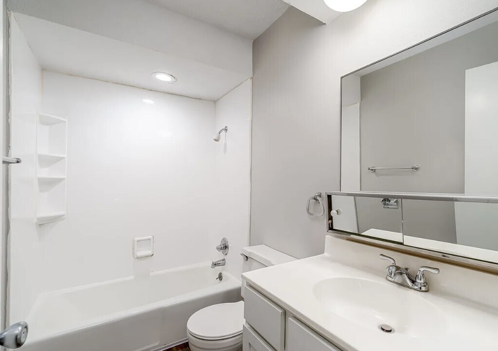 Building Photo - 2625 63rd St