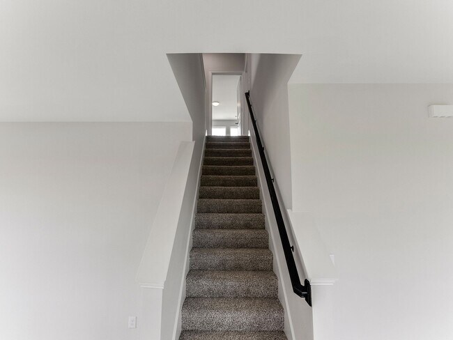 Building Photo - 427 Magellan Rd