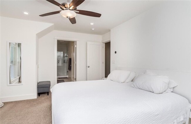 Building Photo - 306 NW H St