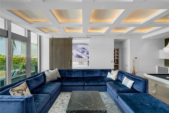 Building Photo - 321 Ocean Dr