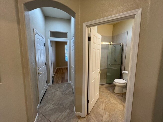 Building Photo - 4-bedroom single story located in Sylvan S...