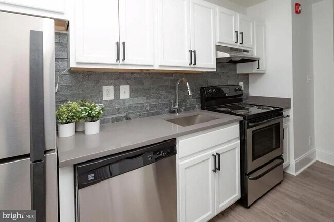 Building Photo - 1038 N Calvert St