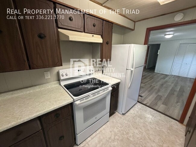 Building Photo - 102 Horseshoe Bend