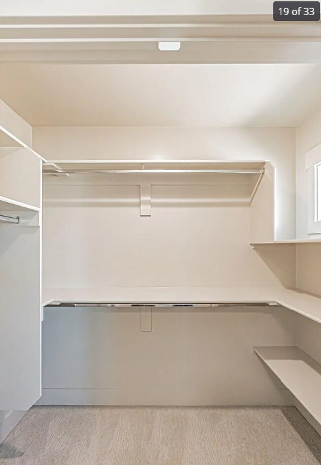 Building Photo - BEAUTIFUL 3 Bed 2.5 Bath Townhome Available!