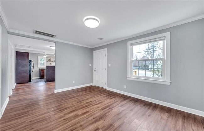 Building Photo - BEACONSDALE