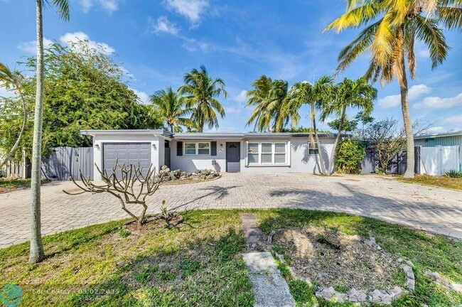 Primary Photo - 511 SE 13th Ct