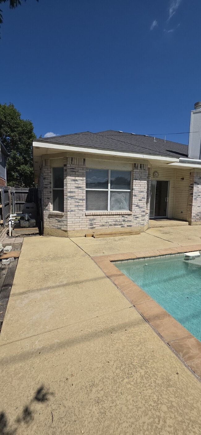 Building Photo - Beautifully Updated Arlington Home with Po...