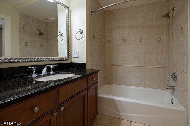 Building Photo - 1362 Centre Ct Ridge Dr