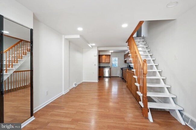 Building Photo - 236 Gerritt St