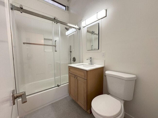 Building Photo - Newly Remodeled Single Family Home Available Now!