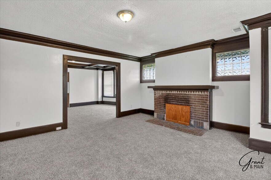 Building Photo - 58/60 Alger - FDR - T