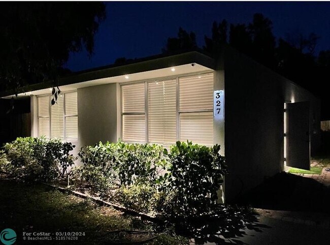 Building Photo - 327 Lancaster St