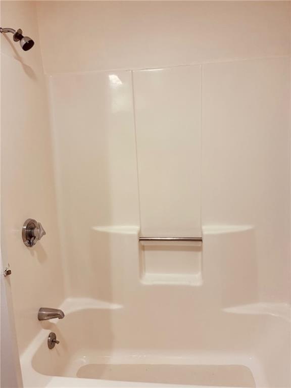 Building Photo - 724 Beverage Hill Ave