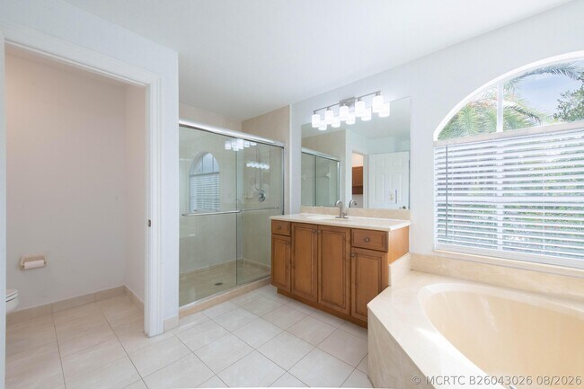 Building Photo - 4668 SW 183rd Ave