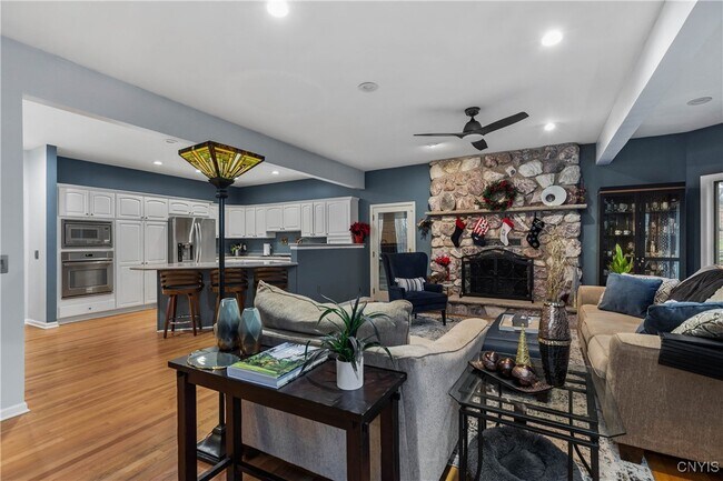 Building Photo - 4892 MacGregor Ln